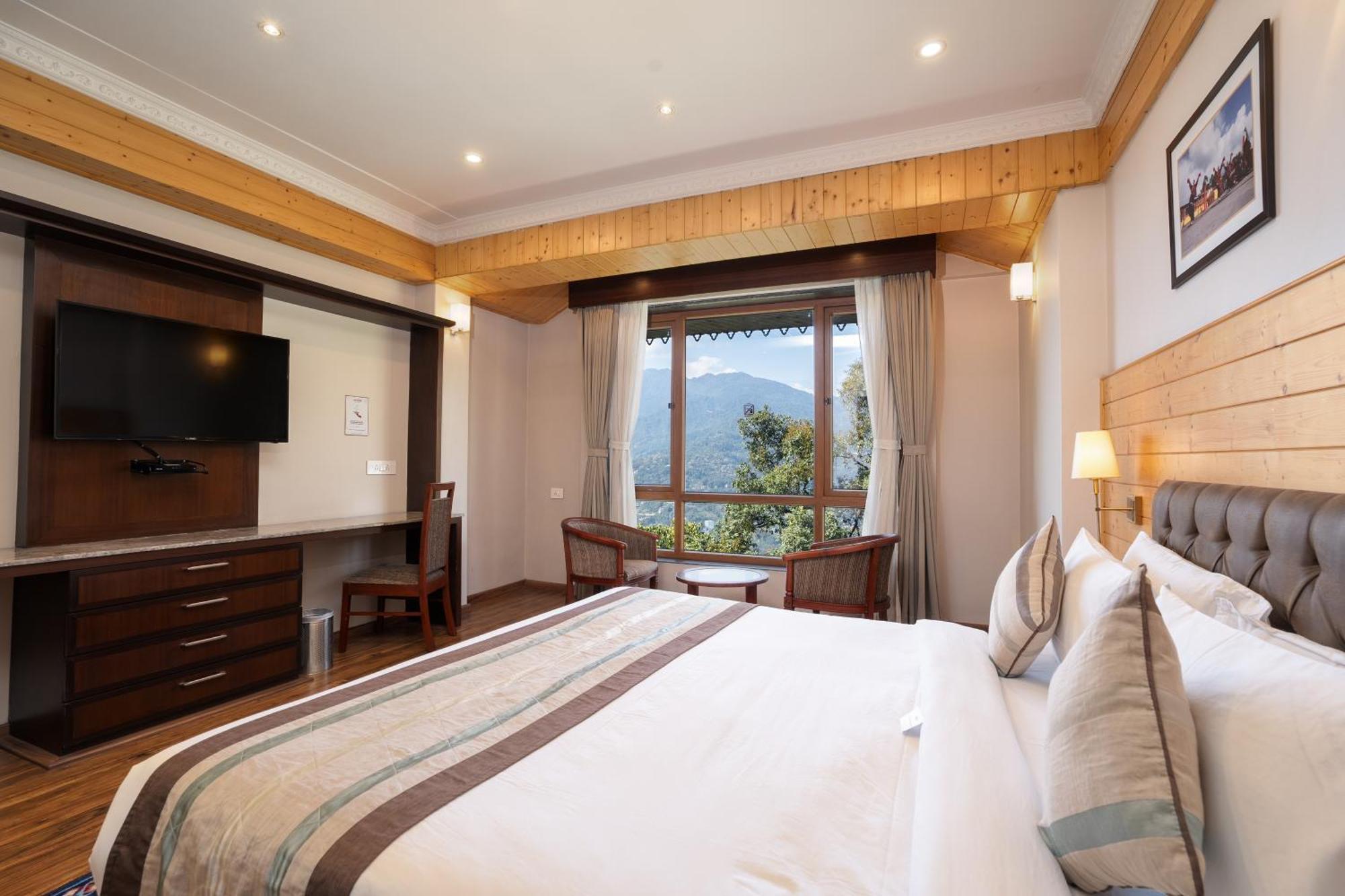 Summit Alpine Abode Hotel 5 Mins From Mg Marg Gangtok Exterior photo