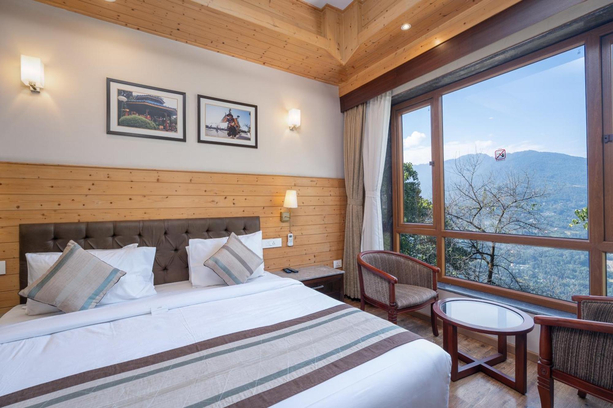 Summit Alpine Abode Hotel 5 Mins From Mg Marg Gangtok Exterior photo