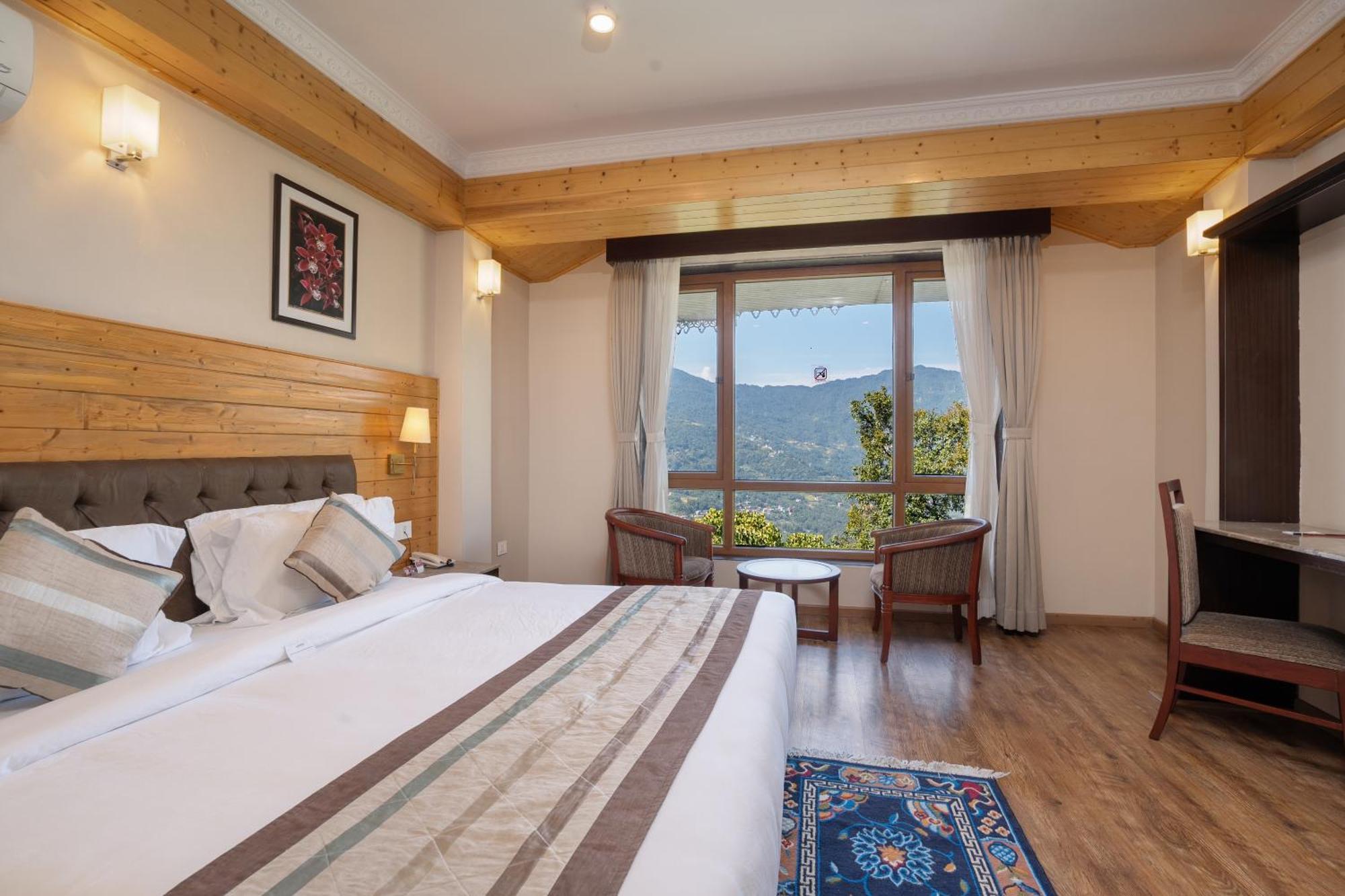 Summit Alpine Abode Hotel 5 Mins From Mg Marg Gangtok Exterior photo