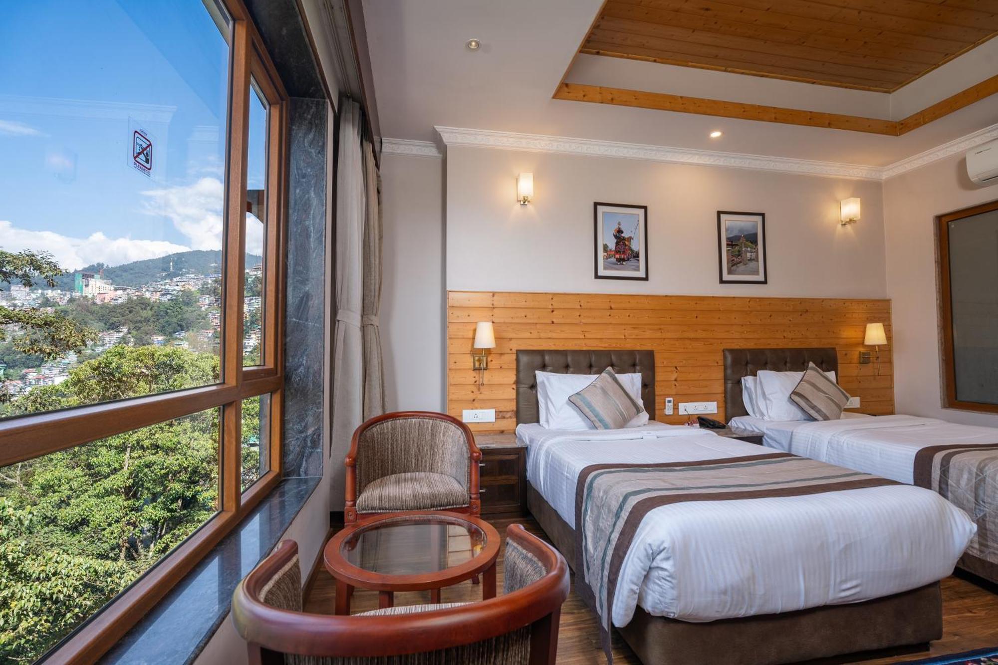 Summit Alpine Abode Hotel 5 Mins From Mg Marg Gangtok Exterior photo