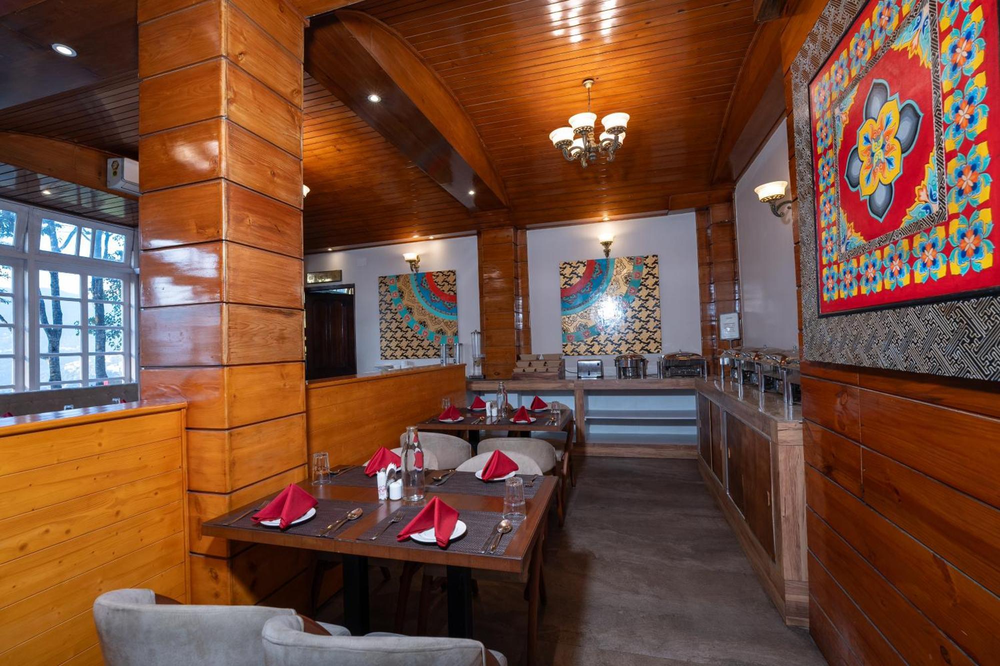 Summit Alpine Abode Hotel 5 Mins From Mg Marg Gangtok Exterior photo