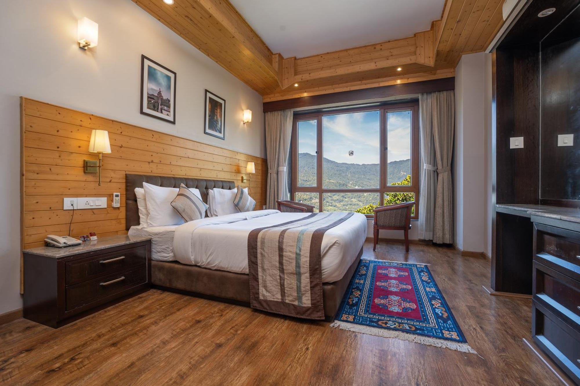 Summit Alpine Abode Hotel 5 Mins From Mg Marg Gangtok Exterior photo
