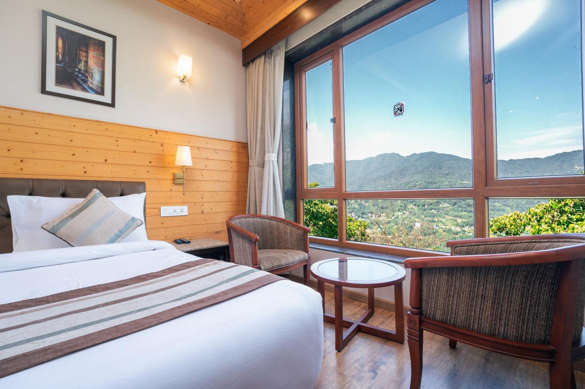Summit Alpine Abode Hotel 5 Mins From Mg Marg Gangtok Exterior photo